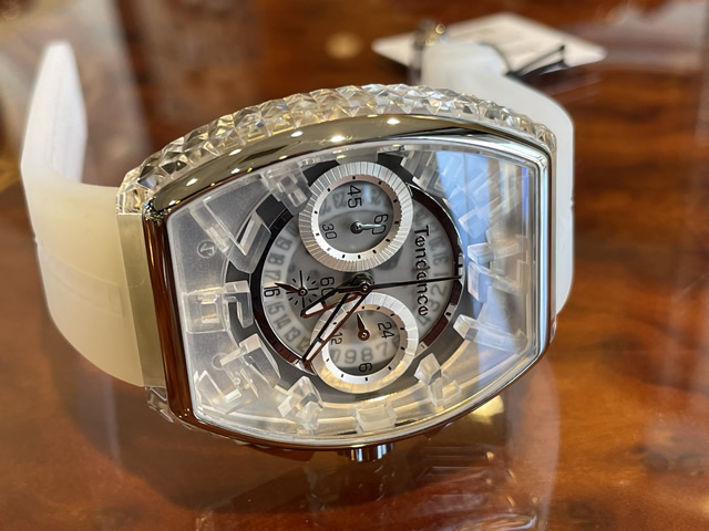 69,300円テンデンス正規PIRAMIDEホワイトトノー型TY860004美品 Tendence テンデンス 腕時計 PIRAMIDE ピラミッド 43.5mm