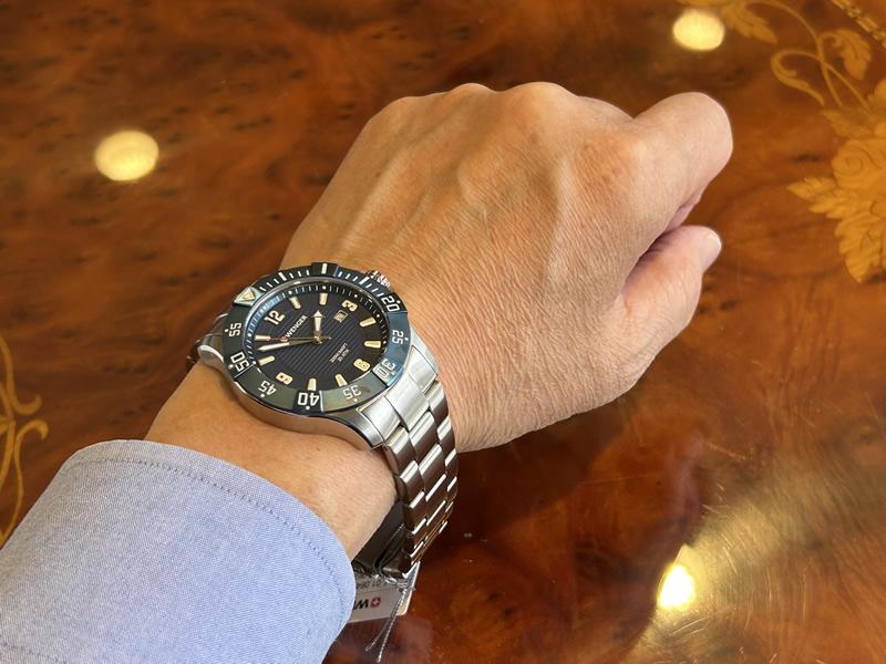 あすつく】 ウェンガー WENGER 腕時計 Seaforce シーフォース 43mm