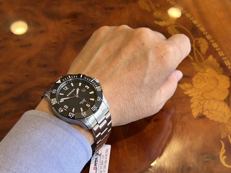 あすつく】 ウェンガー 腕時計 WENGER Seaforce シーフォース 43mm 