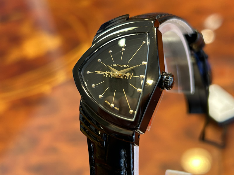 ハミルトン 腕時計 HAMILTON ブラック＆ゴールド コレクション ベンチュラ S Quartz クオーツ 24mm x 37,4mm　 H24201730
