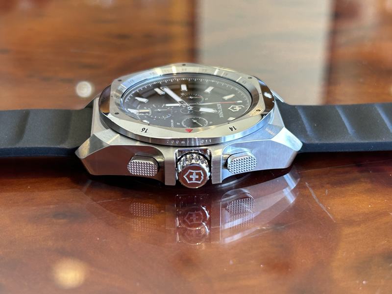 ビクトリノックス 腕時計 イノックス クロノ VICTORINOX I.N.O.X. Chrono ブラック 241983 [正規輸入品]の画像