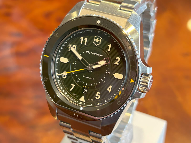 VICTORINOX（ビクトリノックス） ジャーニー Journey 1884 グリーン