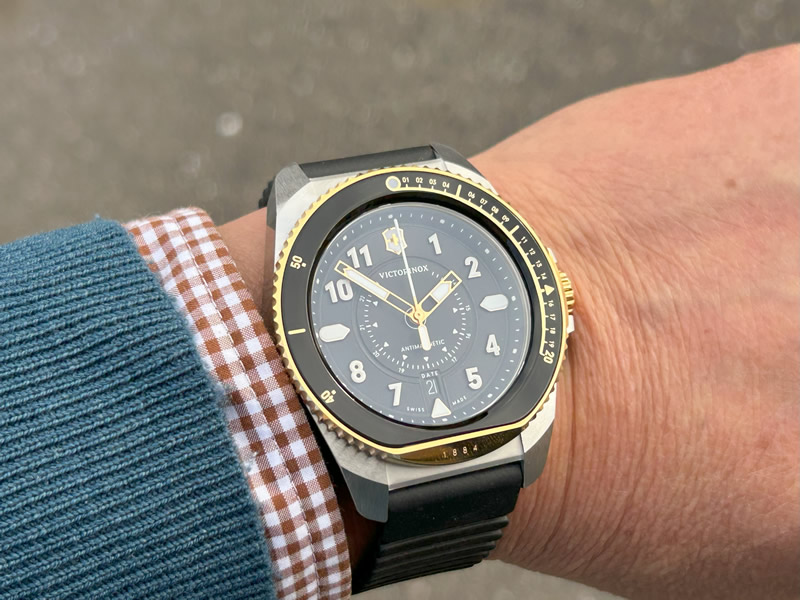 VICTORINOX（ビクトリノックス） ジャーニー Journey 1884 ブラック