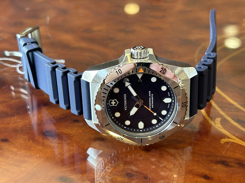 VICTORINOX ビクトリノックス 腕時計 DIVE PRO ダイブプロ