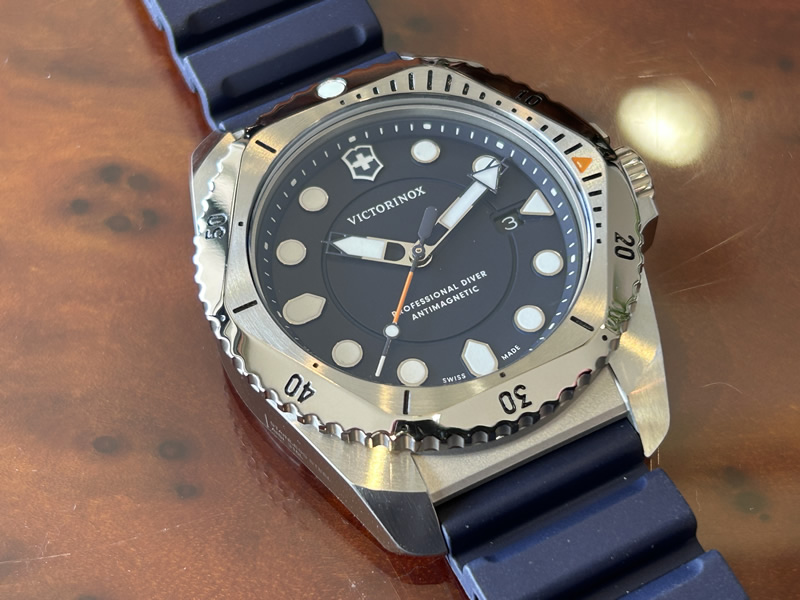 VICTORINOX（ビクトリノックス） 腕時計 DIVE PRO ダイブプロ クォーツ ステンレススチール 241991 ダイバーズウォッチ ...
