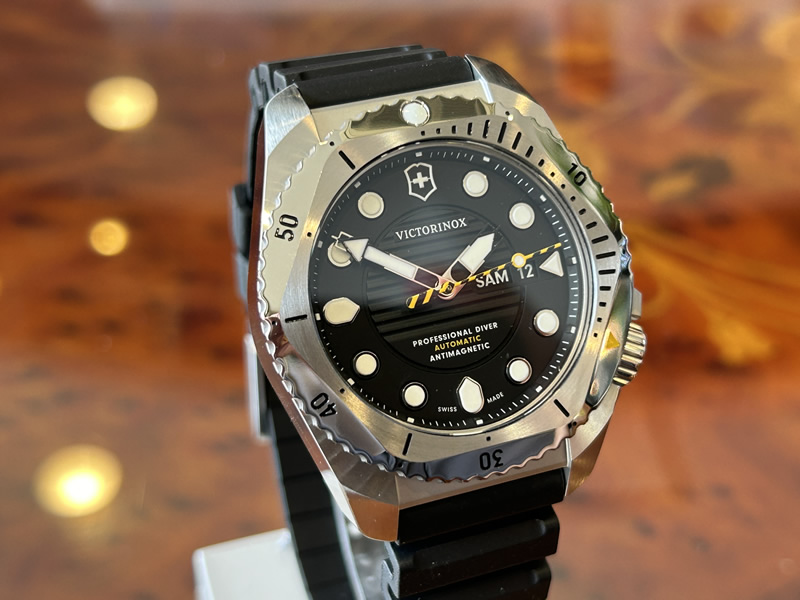 Victorinox プロフェッショナルダイバー 時計　稼働 VICTORINOX（ビクトリノックス） 「爆買」（豪華おまけ有） 時計