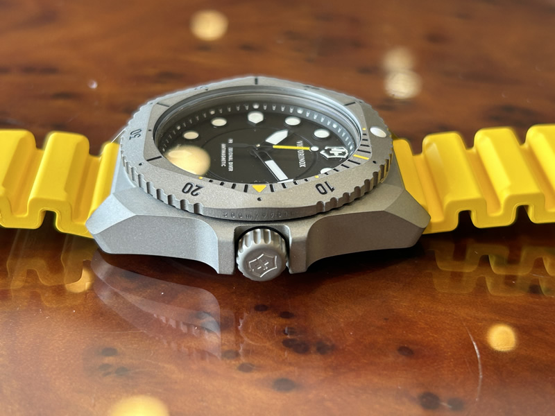【新品電池】VICTORINOX メンズ 腕時計 100M ダイバー デイト 楽天市場】ビクトリノックス 時計 VICTORINOX 公式 DIVE PRO