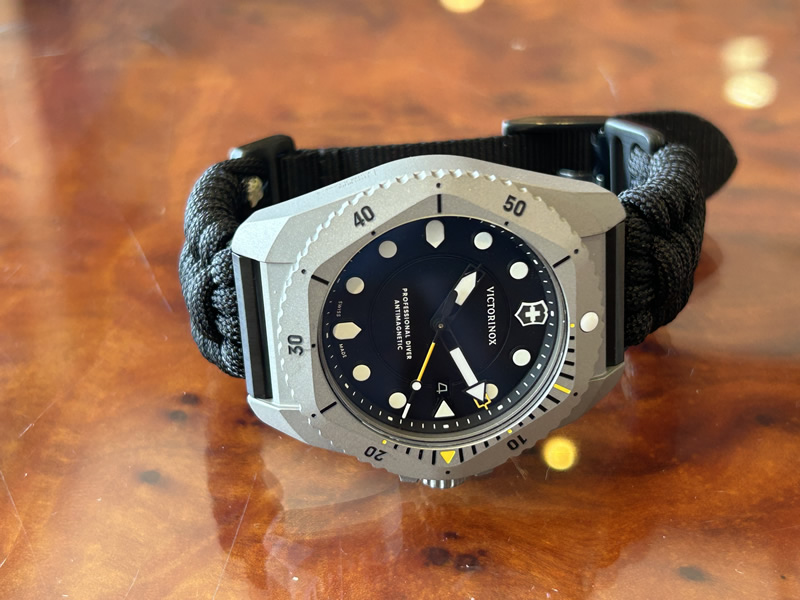 ダイバー腕時計(クォーツ) VICTORINOX ビクトリノックス 腕時計 DIVE PRO ダイブプロ