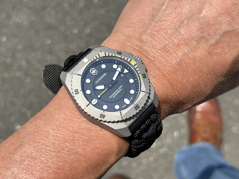 ダイバー腕時計(クォーツ) VICTORINOX ビクトリノックス 腕時計 DIVE PRO ダイブプロ