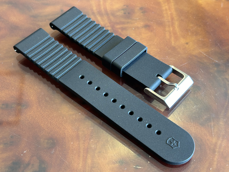 【良品】ビクトリノックス レザーベルト V25653 腕時計 黒 茶 シルバー VICTORINOX 腕時計用ベルト、バンド｜腕時計用品｜ファッション