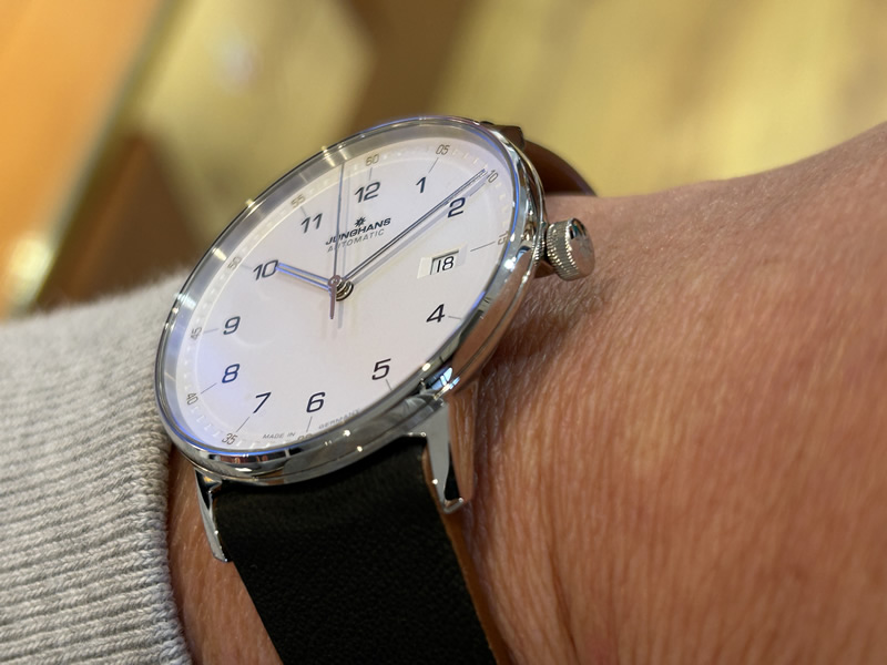 新品　ユンハンス　ＦＯＲＭ　Ａ　オートマチック　ホワイト　０２７　４７３１　００ フォーム ユンハンス 腕時計 JUNGHANS form a Automatic A