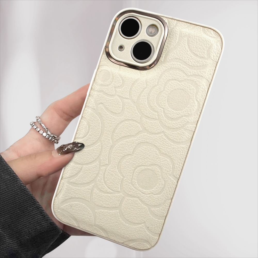 ファミリア　アイスクリーム　iPhoneケース　16 pro キャメル　新品 ファミリア アイスクリーム iPhoneケース 16 pro キャメル 新品