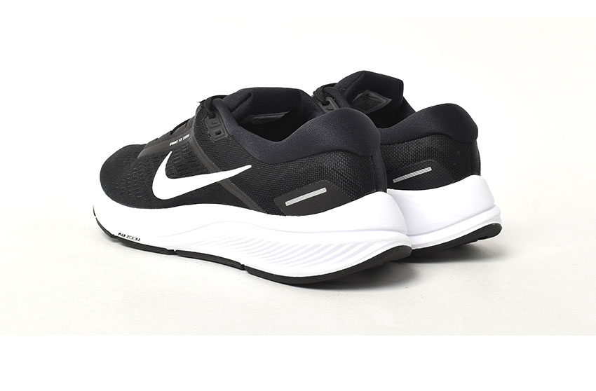 Nike Air ブラックスニーカー US 8 Amazon.com | Nike Men's Low-Top Sneakers, Black White Bright