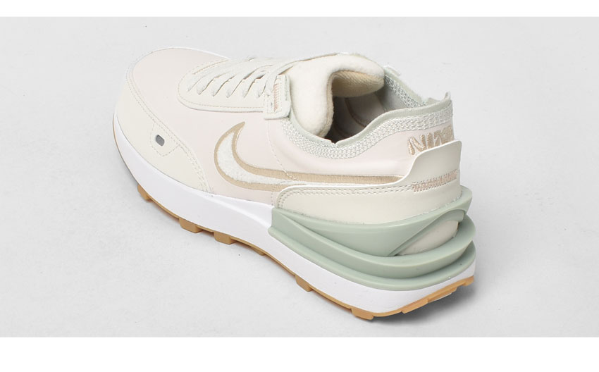 人気を誇る スニーカー ナイキ レディース DR9502 NIKE SE ワン ワッフル 靴