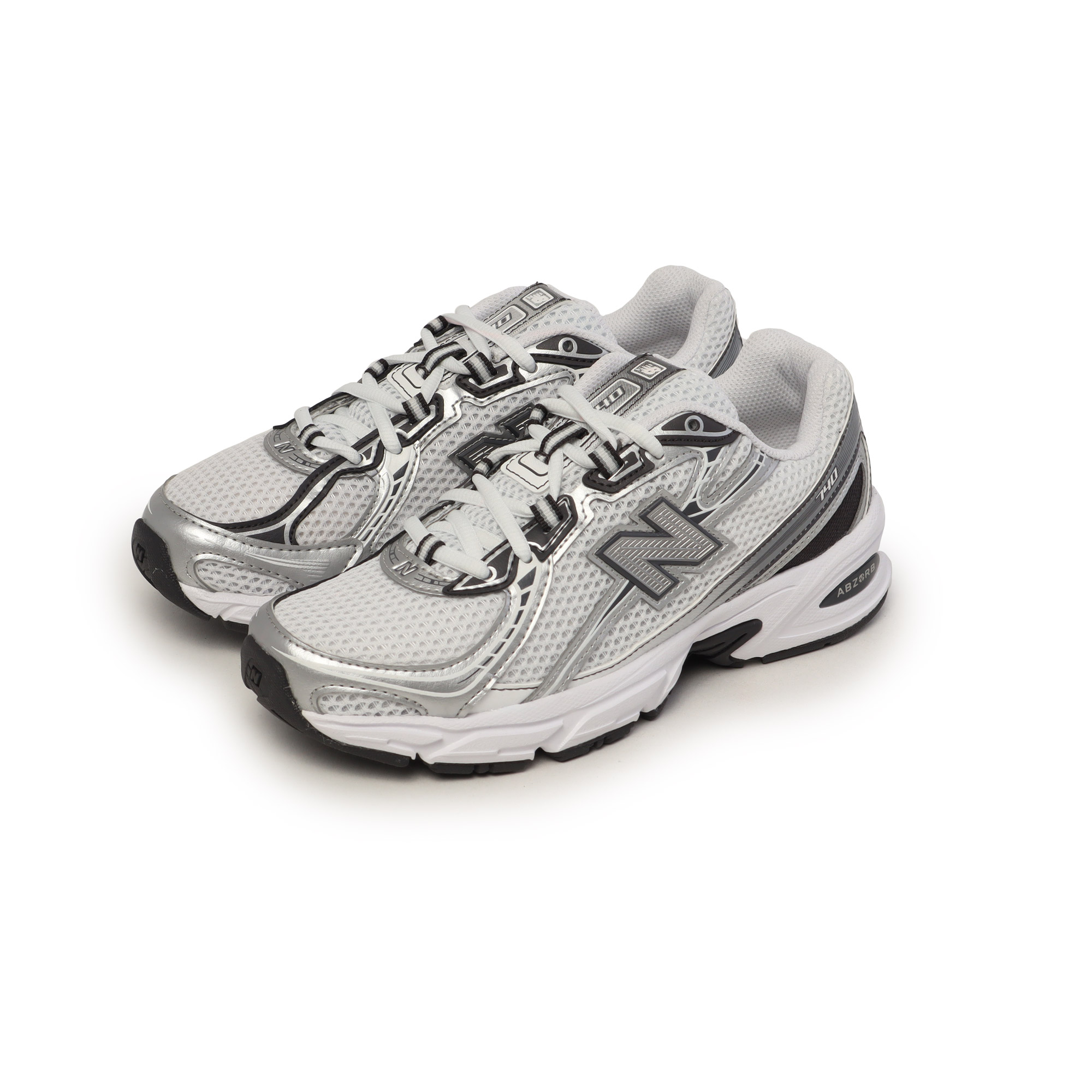 ニューバランス スニーカー 白（ファッション）（色：シルバー系）の