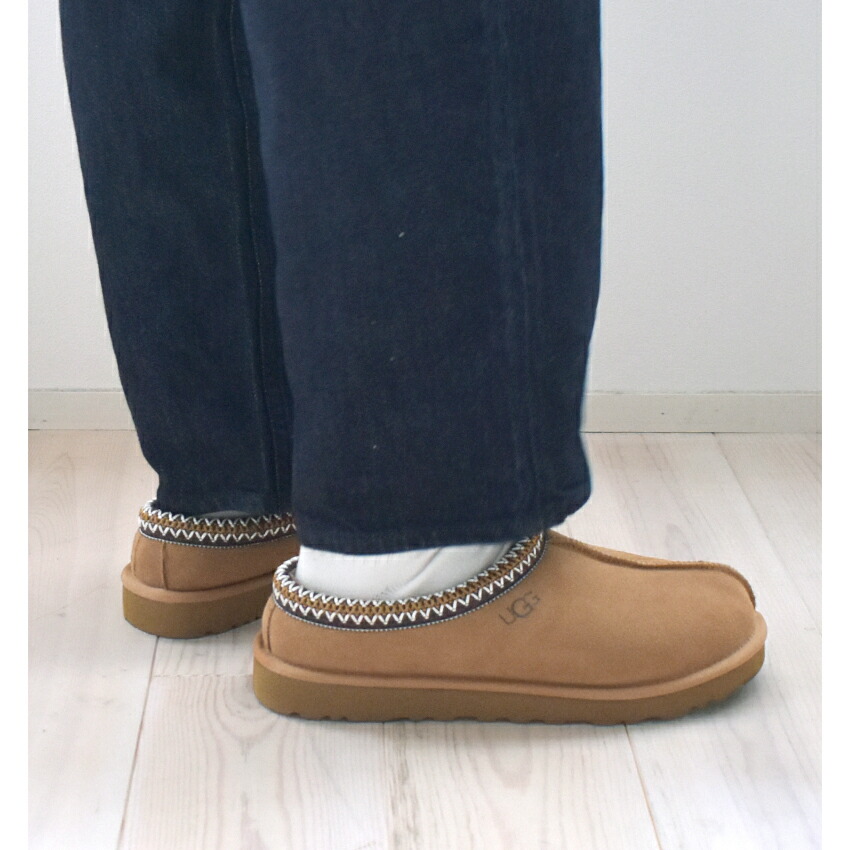 UGG タスマン スリッポン アグ 30cm ブラック UGGのスリッポンシューズ「タスマン」“オールブラック”の限定カラー