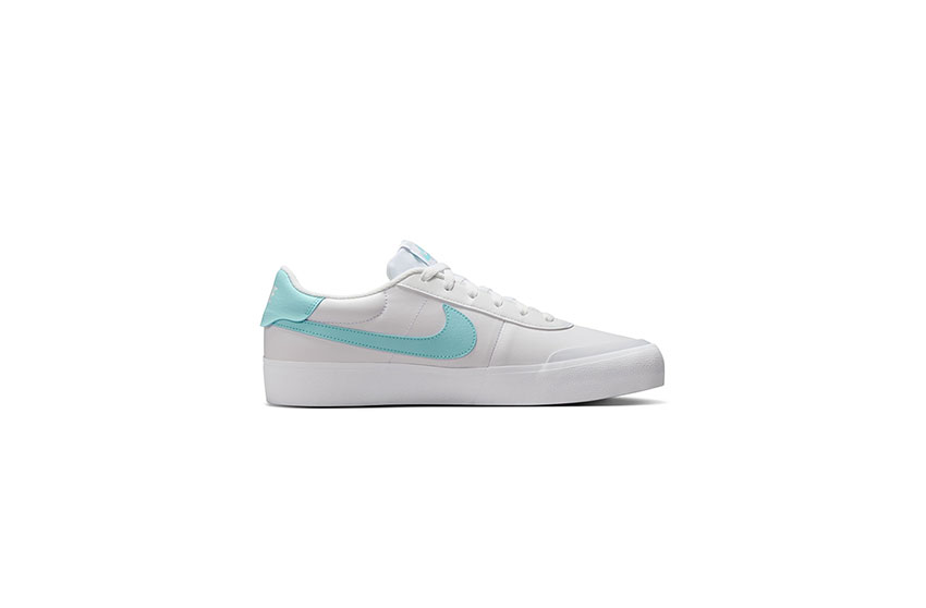 NIKE（ナイキ） スニーカー メンズ レディース NIKE FQ8146 ホワイト