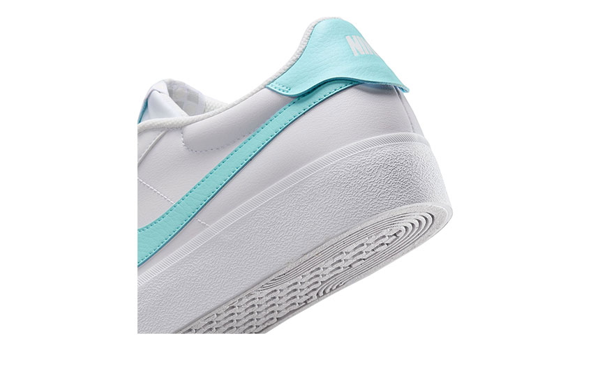NIKE（ナイキ） スニーカー メンズ レディース NIKE FQ8146 ホワイト