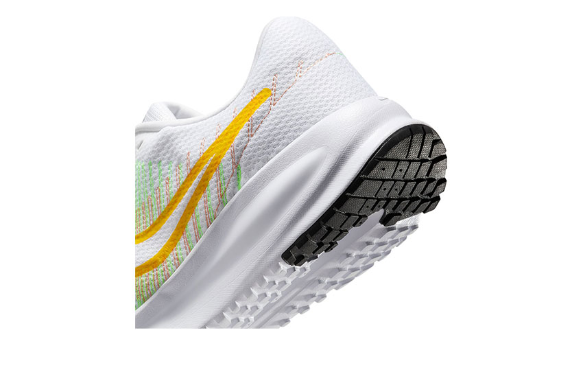 新品 NIKE ランニングシューズ 23cm 白 16442733-1.jpg