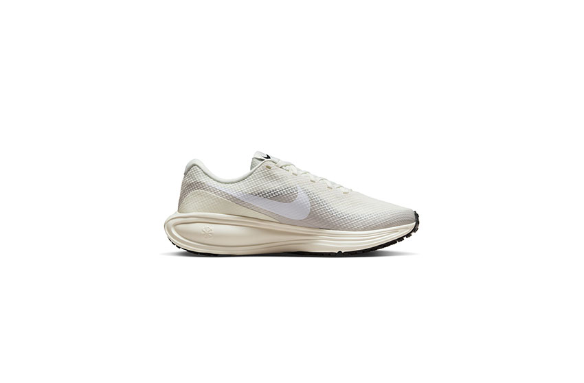 NIKE（ナイキ） ランニングシューズ レディース NIKE HJ8485 ベージュ