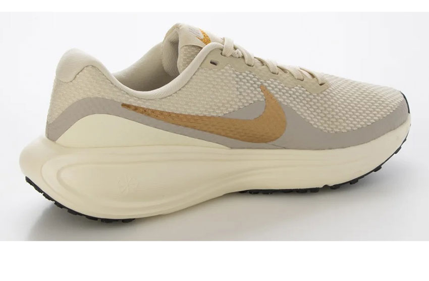 NIKE（ナイキ） ランニングシューズ レディース NIKE HJ8485 ベージュ