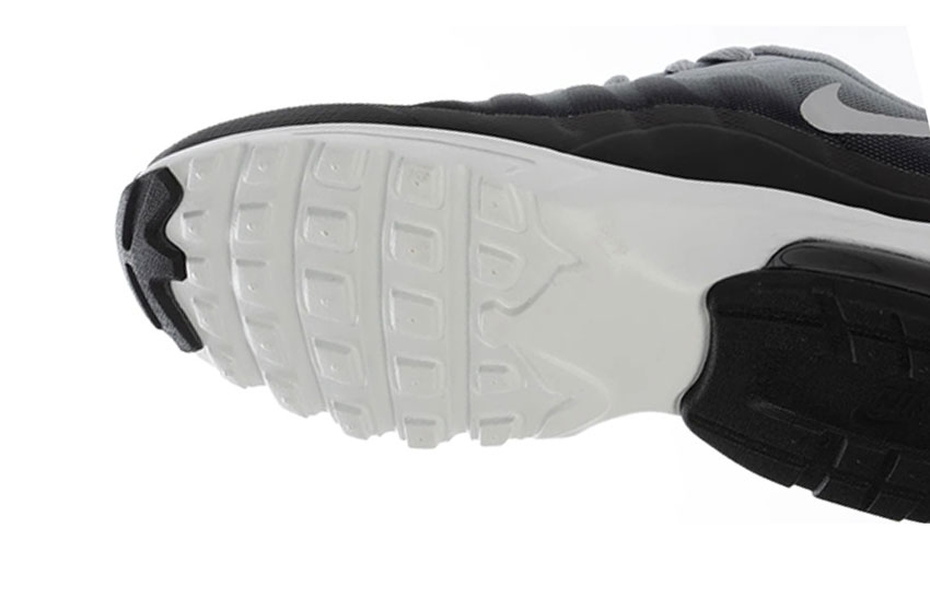 NIKE（ナイキ） スニーカー レディース NIKE 749866 グレー 靴