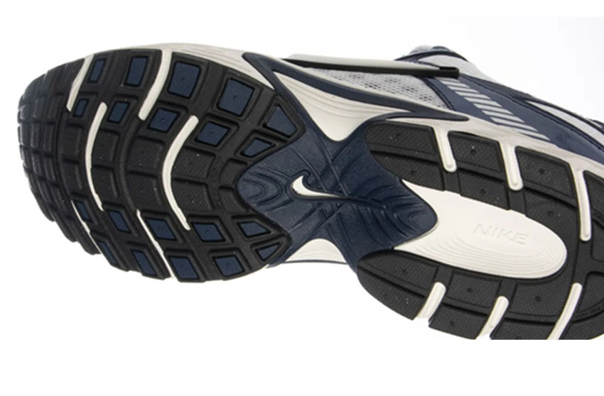 NIKE（ナイキ） スニーカー メンズ V5 RNR NIKE HJ5228 ホワイト 白
