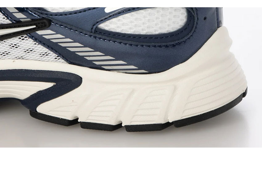 NIKE（ナイキ） スニーカー メンズ V5 RNR NIKE HJ5228 ホワイト 白