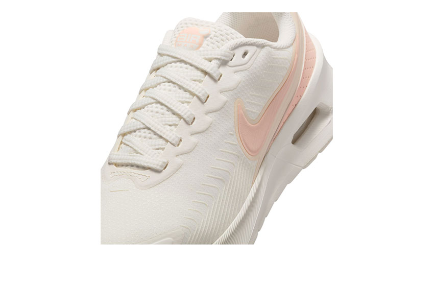 Nike【ナイキ】厚底！可愛い白×ピンク！スニーカーブーツ Nike【ナイキ】厚底！可愛い白×ピンク！スニーカーブーツ