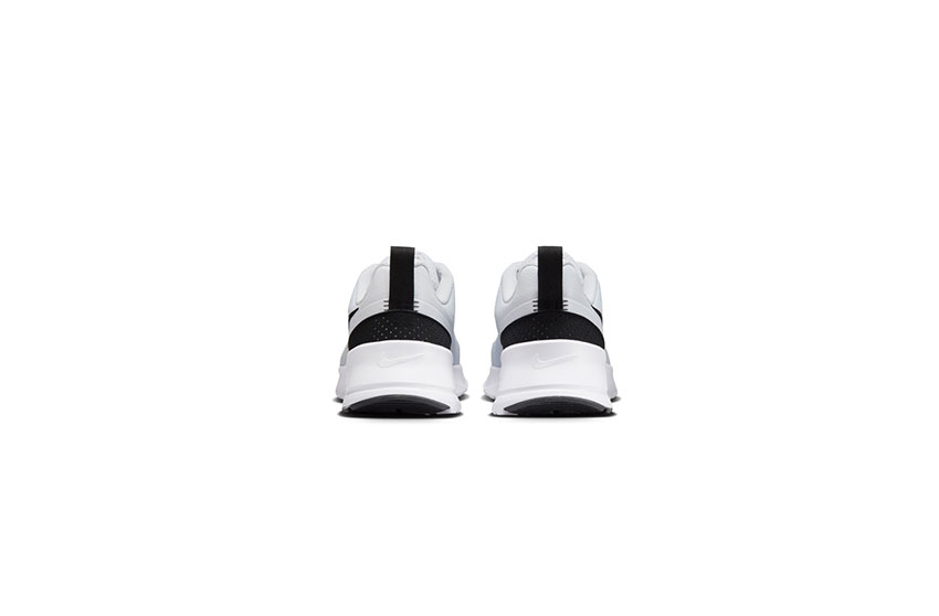 NIKE ナイキ スニーカー メンズ エア マックス ニュアクシス