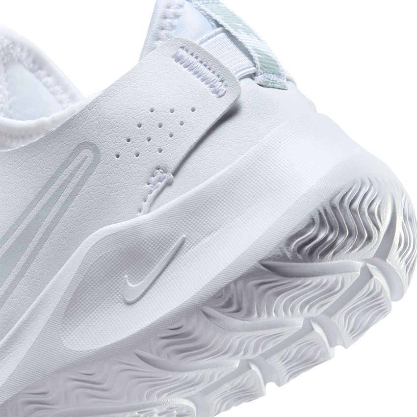 ナイキ ホワイト スニーカー NIKE（ナイキ） スリッポン キッズ フレックス ランナー 3 NIKE FN1449