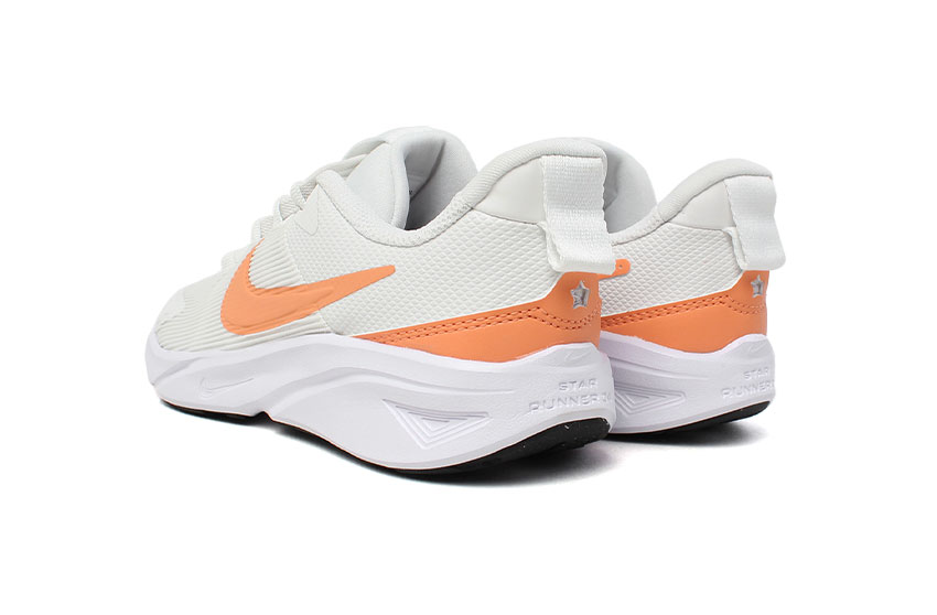 アールアールグループNike ホワイト スニーカー 61wrvhk1feL._AC_SY395_.jpg