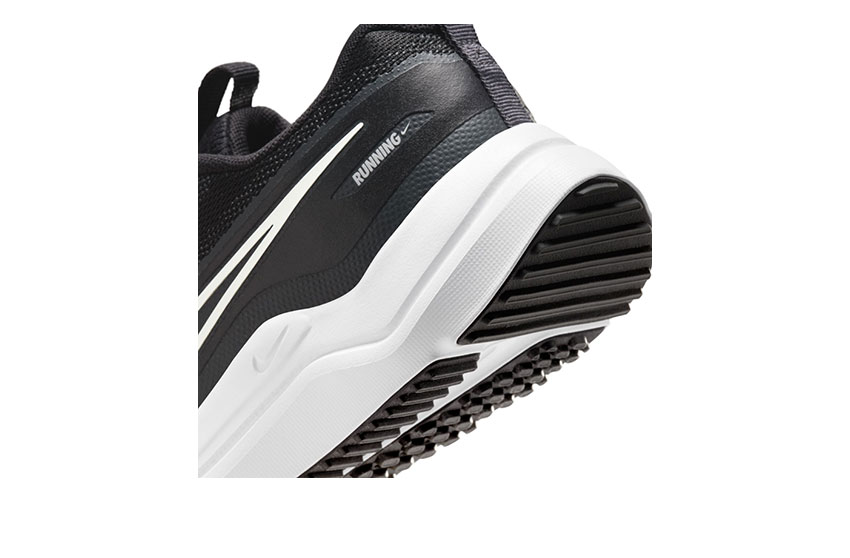 NIKE（ナイキ） スニーカー キッズ ジュニア 子供 NIKE HM4402