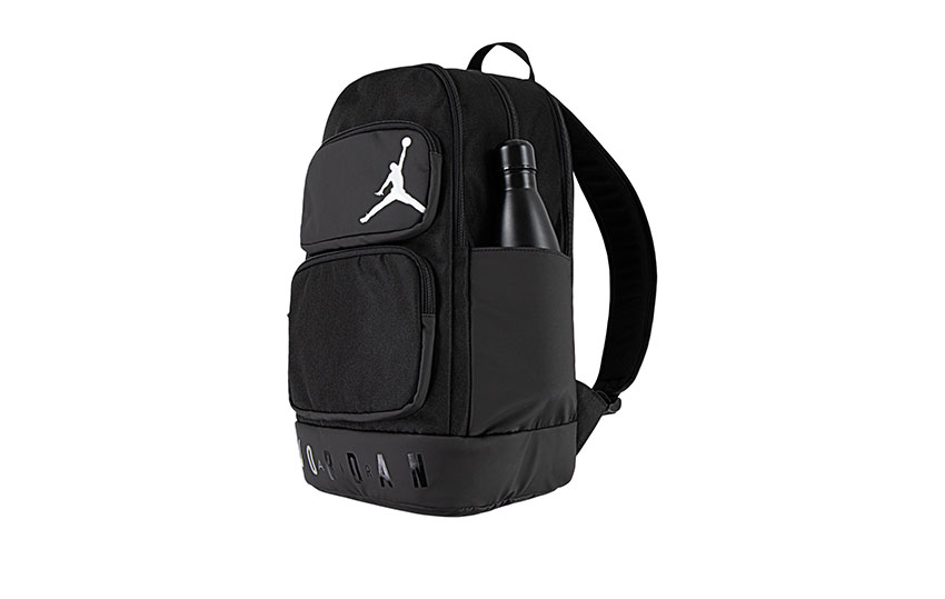 NIKE ナイキ　刺繍ロゴ　リュック　バッグパック　ブラック NIKE/ナイキ】ビッグブランドロゴ バックパック/ 26L/ HAYWARD