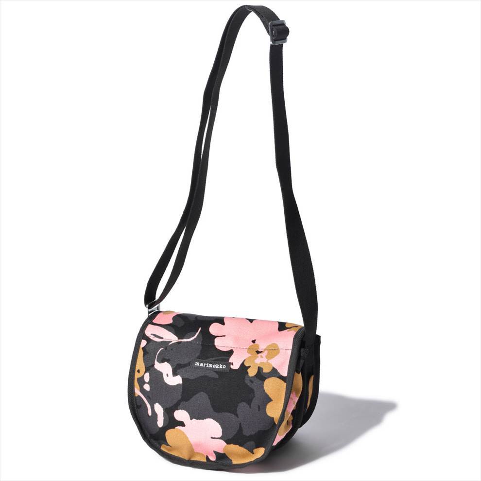 marimekko サコッシュ バッグ ブラック マリメッコ marimekko スマート トラベルバッグ サコッシュ