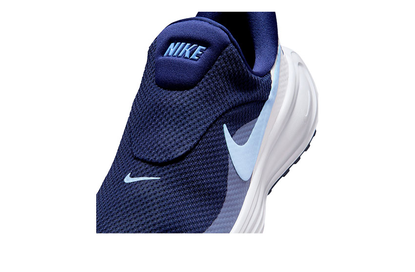 NIKE（ナイキ） ランニングシューズ レディース レボリューション 8
