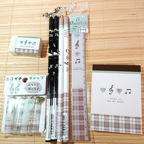 文房具セット 付箋4セット ペンケース1つ マジック1本 消しゴム