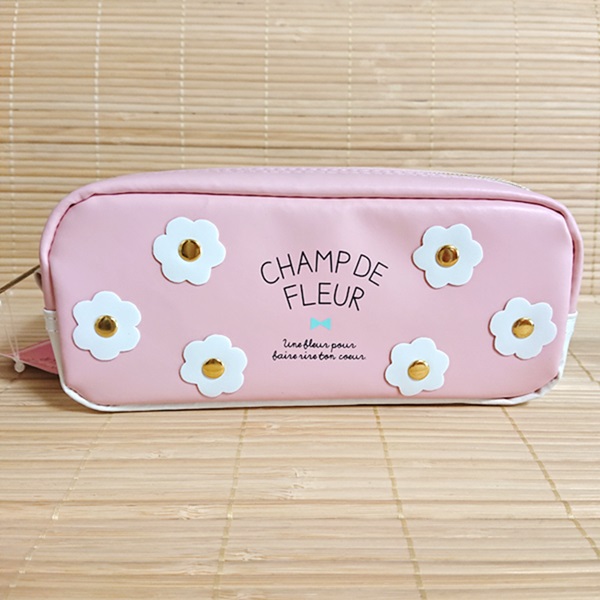 デイジーの花びらワッペン付き BOXペンポーチ（シャン・ド・フルール