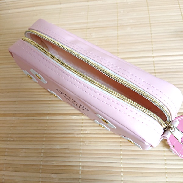 デイジーの花びらワッペン付き BOXペンポーチ（シャン・ド・フルール