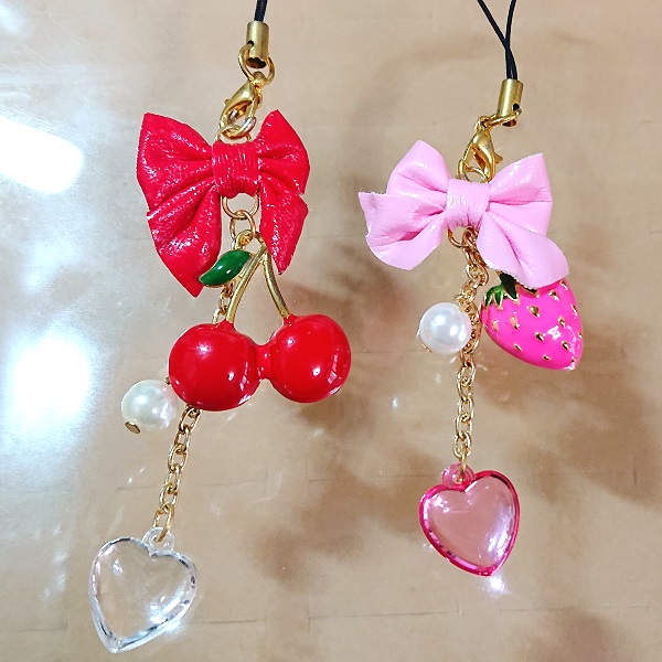 リボンとイチゴ 携帯ストラップ（ピンク）ks5018/パールビーズ