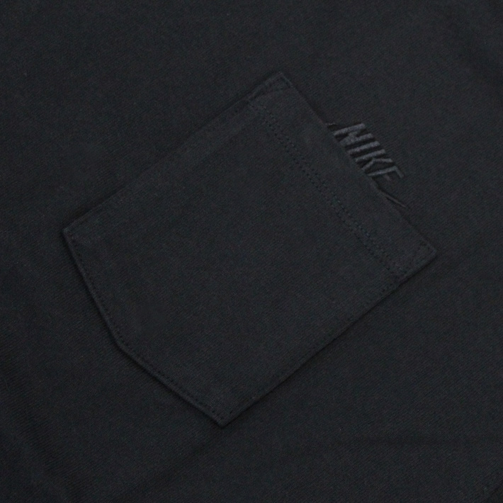NIKE（ナイキ） Premium Essentials Men's Long-Sleeve Pocket T-Shirt