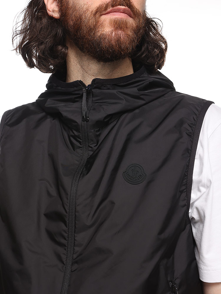 正規品 MONCLER モンクレール SANVE ナイロンジャケット フード1 MONCLER（モンクレール） レインジャケット ウインドブレーカー