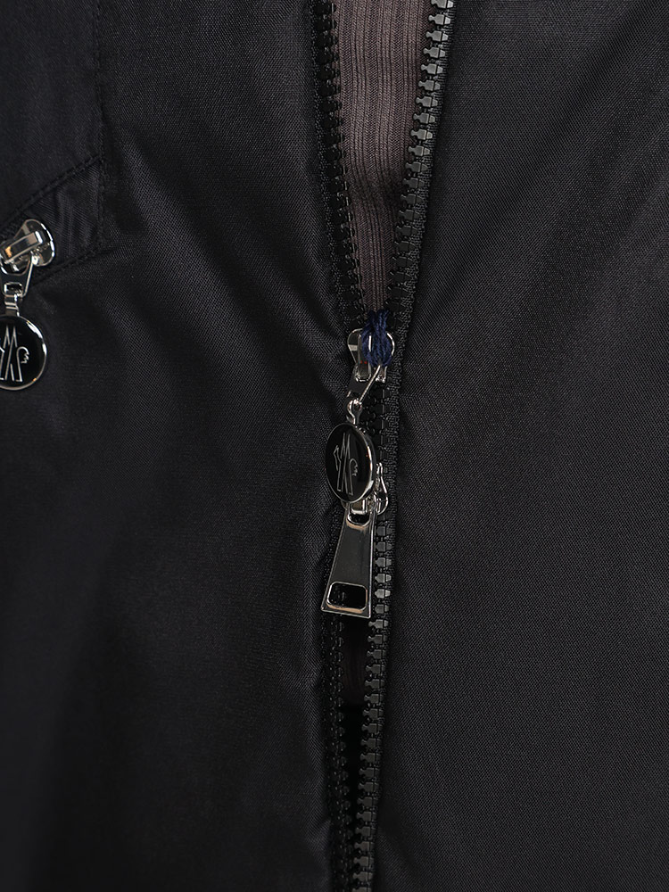 【完売必至】モンクレール■Hemar パーカー ジャケット MONCLER モンクレール フード収納 ハイネック ウインド