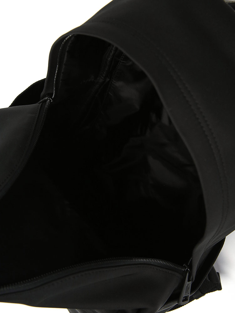 MONCLER モンクレール 撥水 ナイロン バックパック NEW PIERRICK