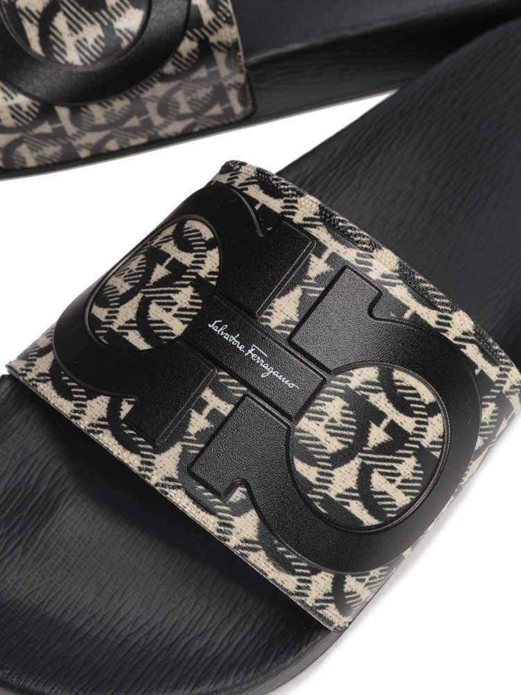 FERRAGAMO フェラガモ スライドサンダル 大きいサイズあり