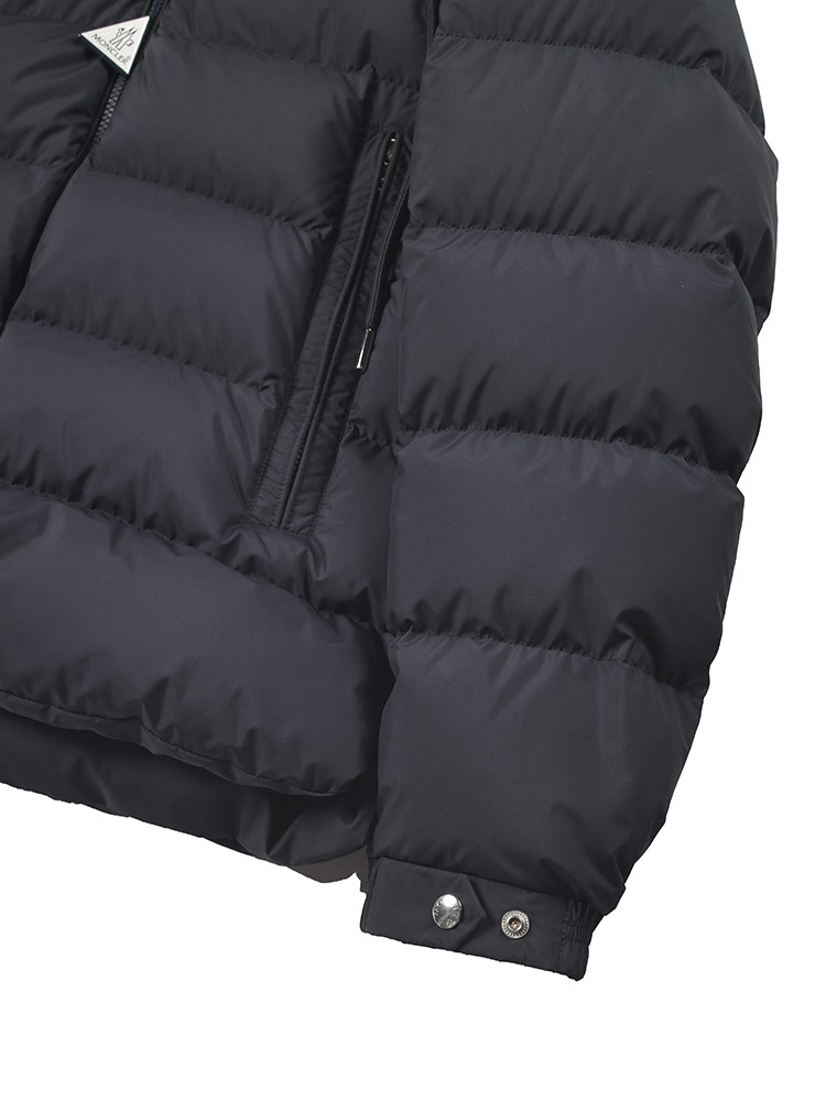 MONCLER モンクレール フードロゴ フルジップ ダウンジャケット