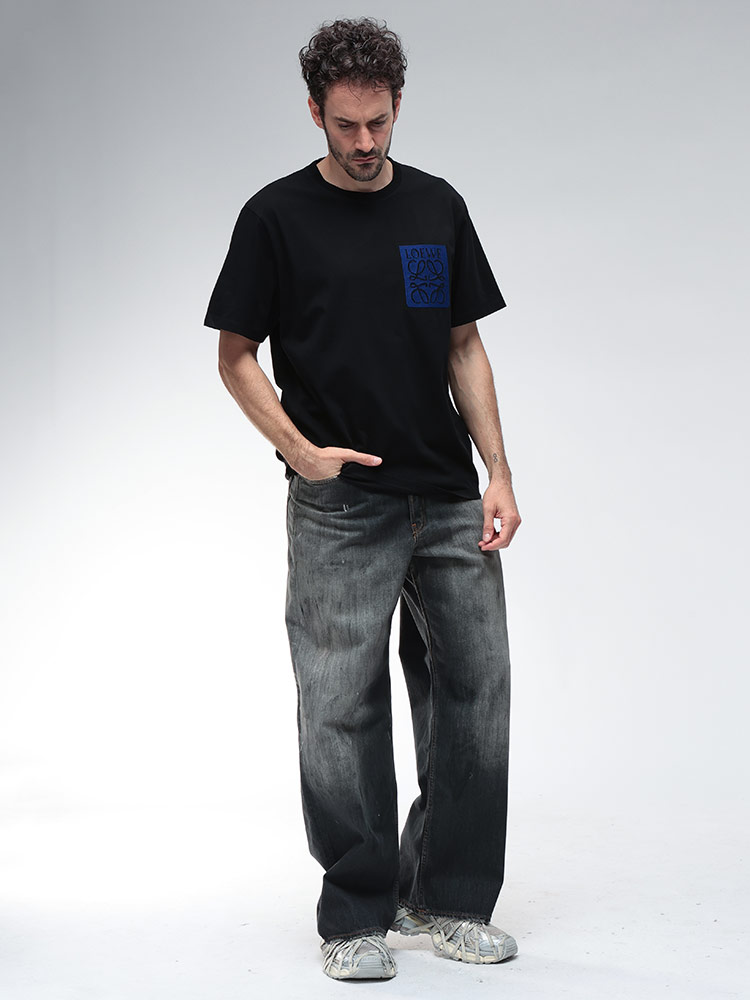 ロエベ LOEWE トラペーズ トップス Tシャツ カットソー 半袖 LOEWE (ロエベ) ワンポイント クルーネック 半袖 Tシャツ SHORT
