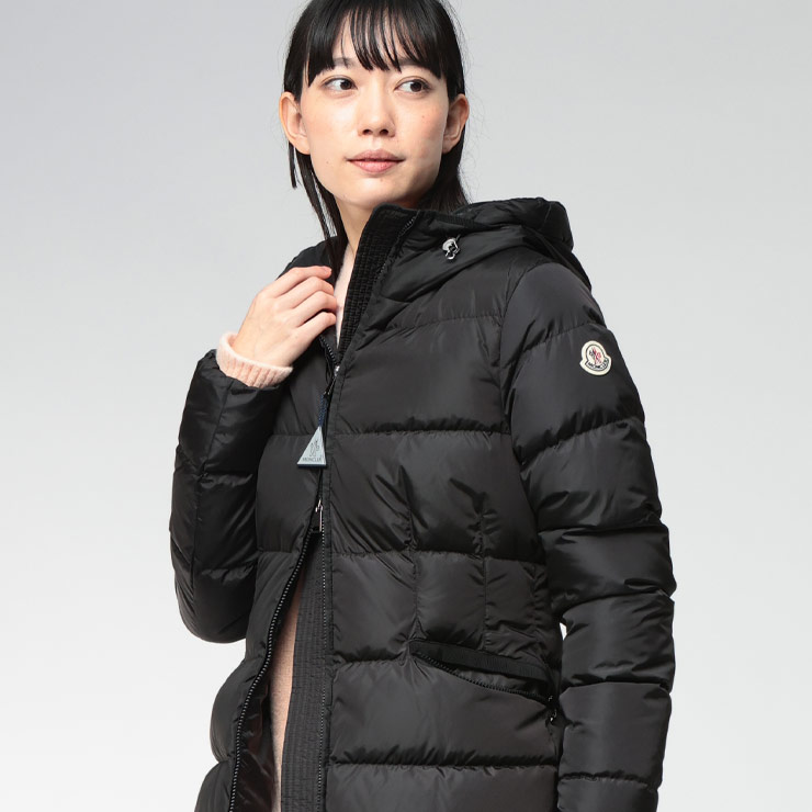 MONCLER（モンクレール） ダウン アウター フルジップ ショート丈