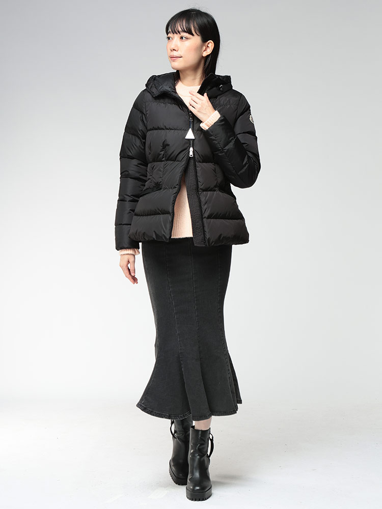 MONCLER（モンクレール） ダウン アウター フルジップ ショート丈