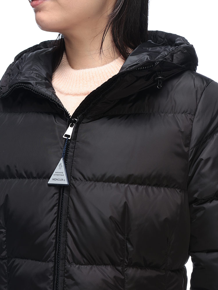 MONCLER（モンクレール） ダウン アウター フルジップ ショート丈